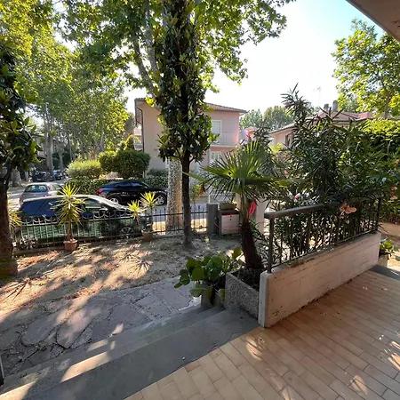 Cn048 - Cesenatico, Ampio Quadrilocale Con Doppio Posto Auto E Giardino Cesenatico