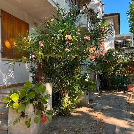 Apartment Cn048 - Cesenatico, Ampio Quadrilocale Con Doppio Posto Auto E Giardino *